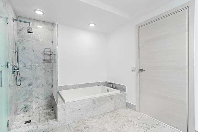 Building Photo - 801 S Miami Ave