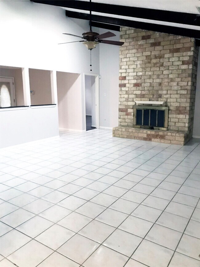 Building Photo - 10118 Sageglow Dr