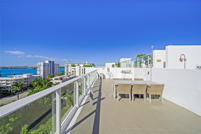 Building Photo - 1150 102nd St