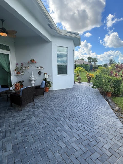 Building Photo - 8898 SW Breve Way