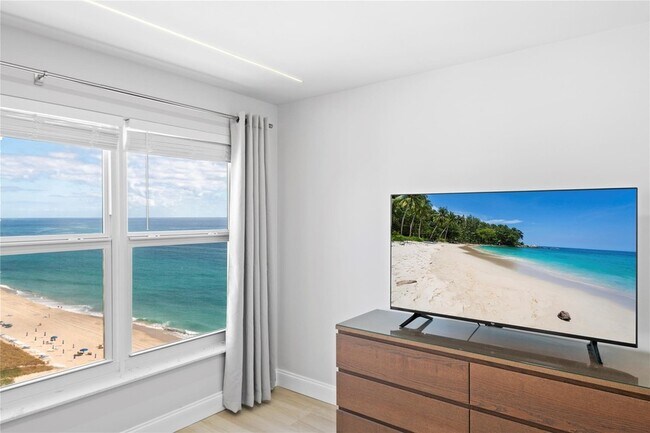 Building Photo - 3500 Galt Ocean Dr