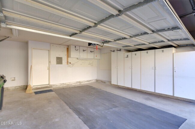 Building Photo - 5368 Rainwood St