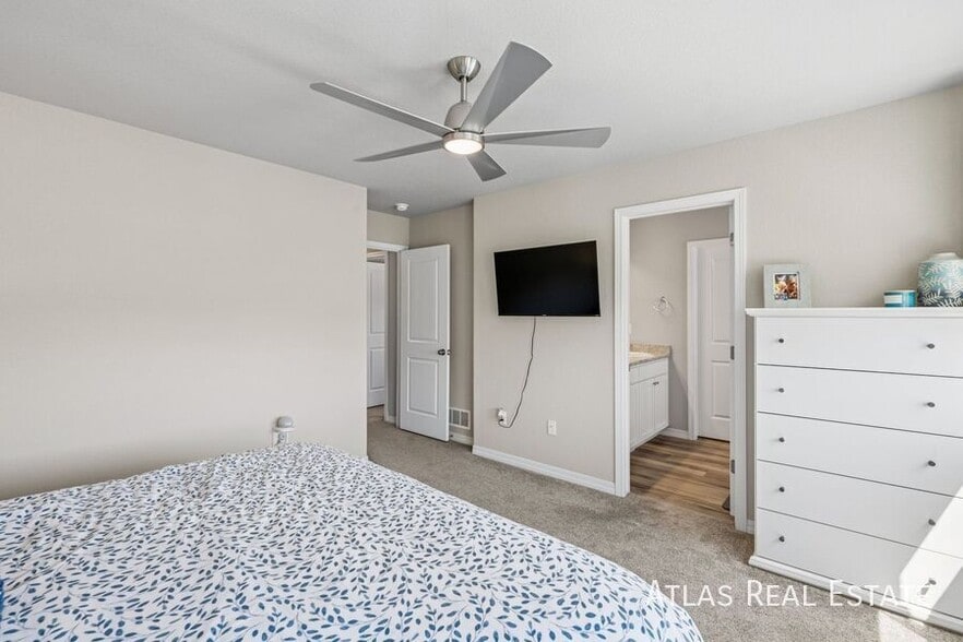 Building Photo - 7446 Marbled Wood Pt