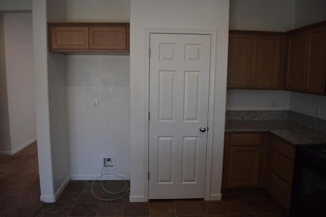 Building Photo - 31 Medieval St