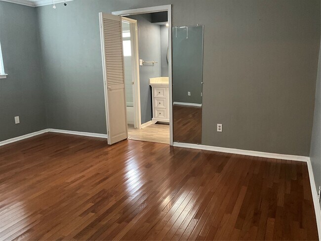 Building Photo - 12042 Sturdivant St