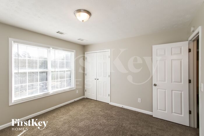 Building Photo - 229 Springbrook Ct