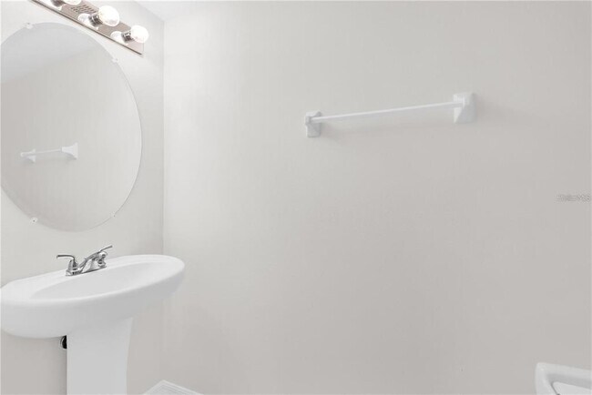 Building Photo - 2480 Seven Oaks Dr