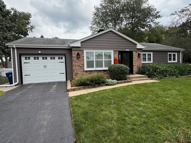 Building Photo - 303 Lee Ct