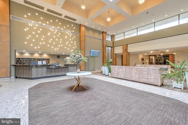 Building Photo - 3713 S George Mason Dr