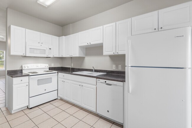Building Photo - Townhomes on Anita