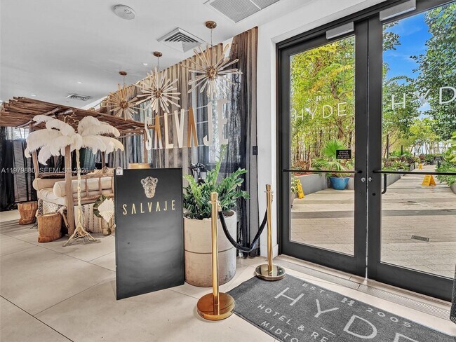 Building Photo - 121 NE 34th St