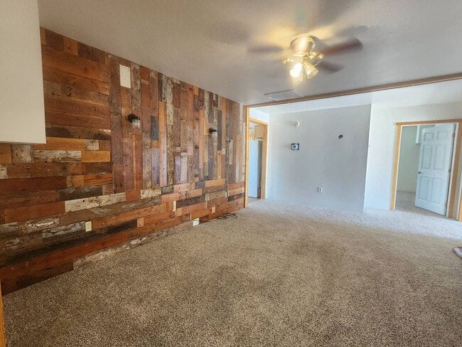 Building Photo - Beautifully Unique 3 bedroom 2 bath Home