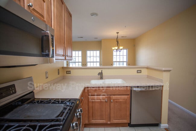 Building Photo - 15 Fawn Ct