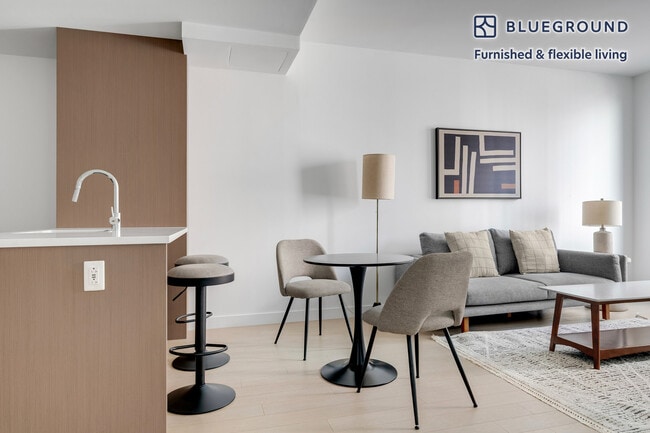 Building Photo - 370 Harrison Ave