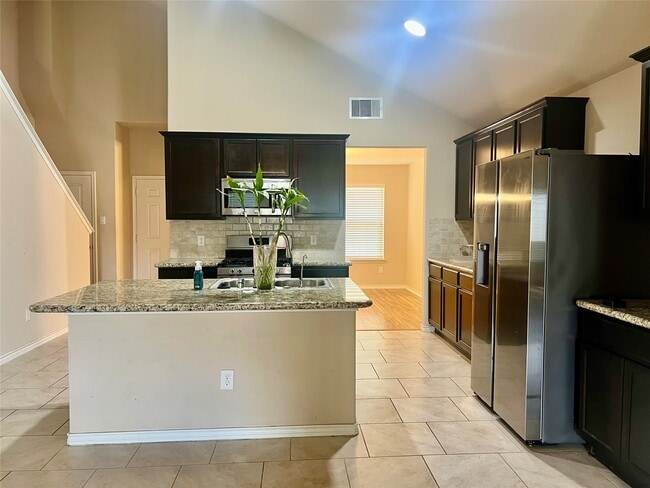 Building Photo - 1810 Bravos Manor Ln