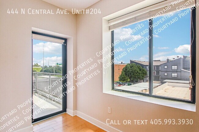 Building Photo - 444 N Central Ave