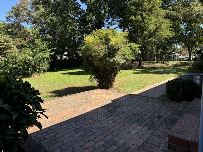 Building Photo - 7238 Bellspring Dr