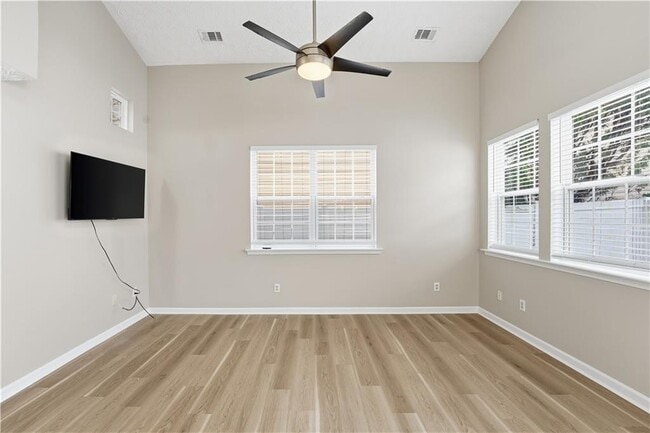 Building Photo - 217 Hiawassee Dr