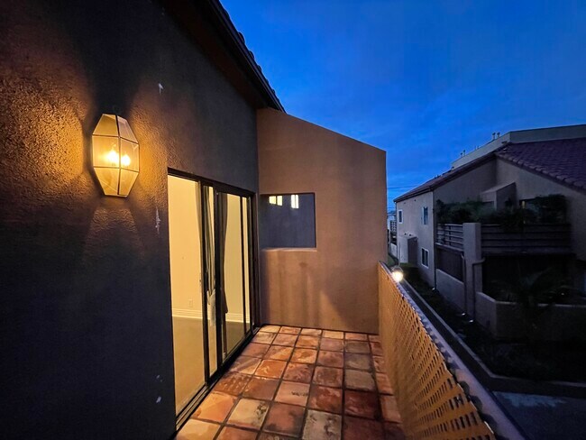 Building Photo - 305 Coral Reef Dr