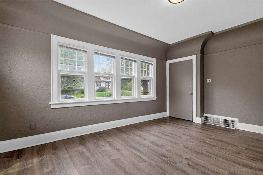 Building Photo - 4139 N 22nd St
