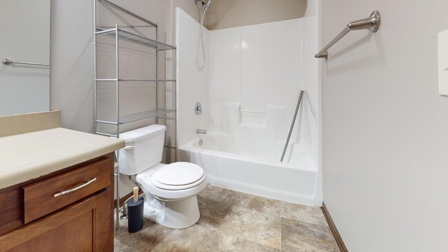 Building Photo - "Charming 3-Bed Townhouse with 2.5 Baths &...