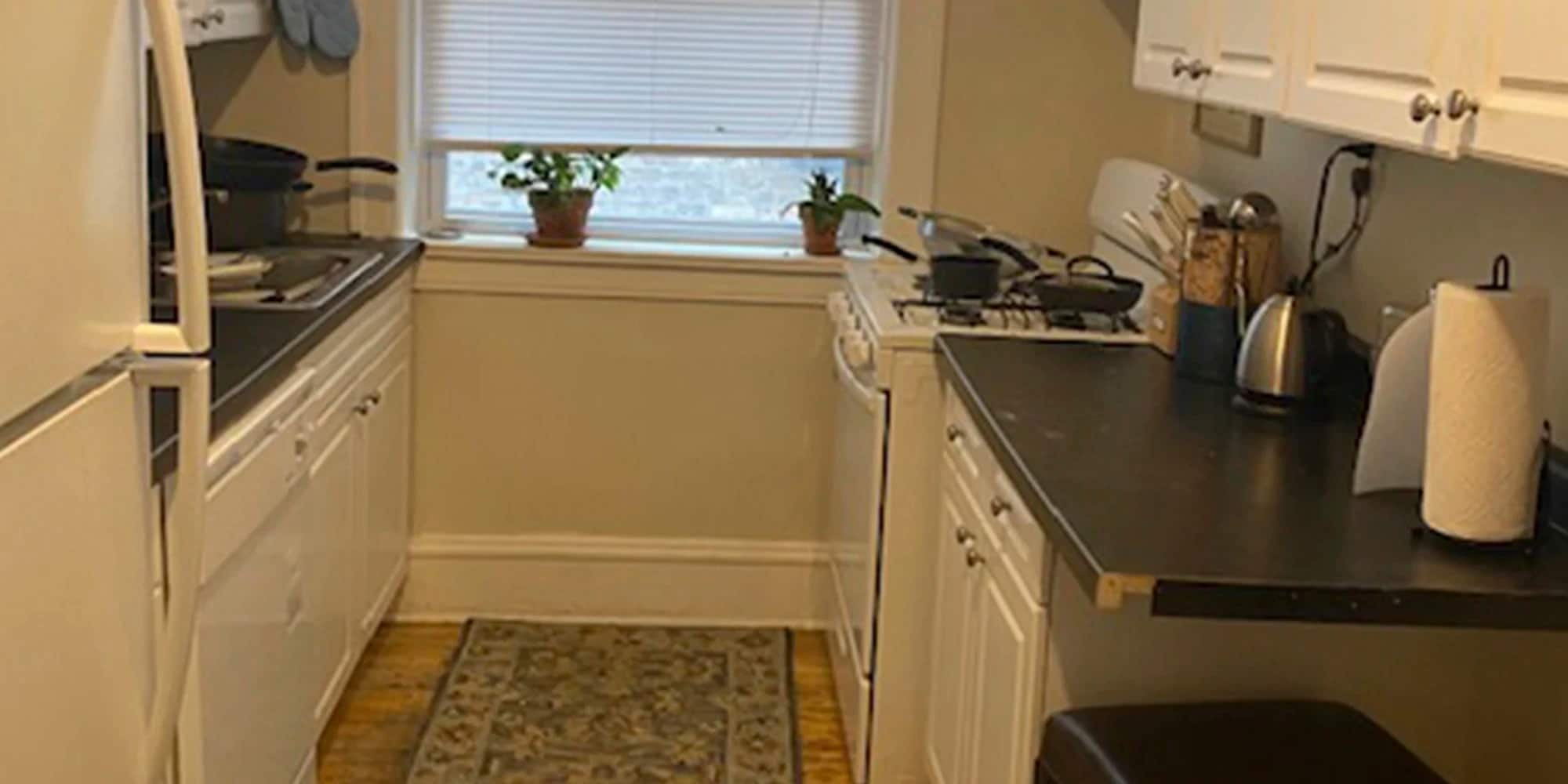 Building Photo - 319 Kedzie St