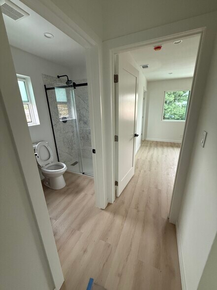 Building Photo - 14818 Astoria St