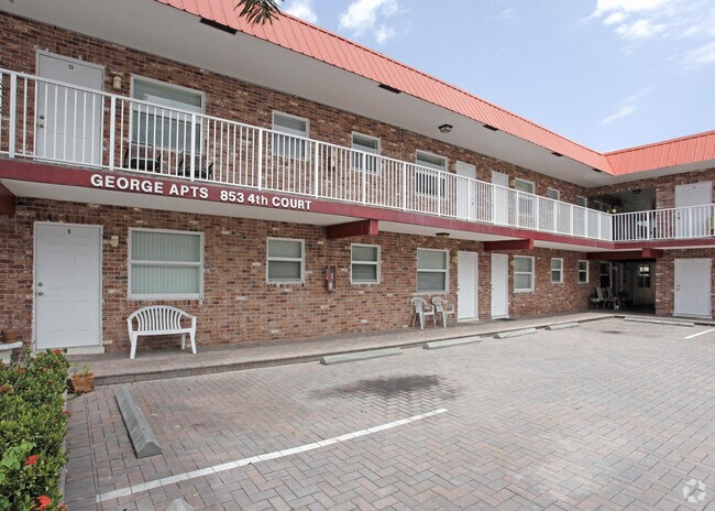 Building Photo - 853 SE 4th Ct