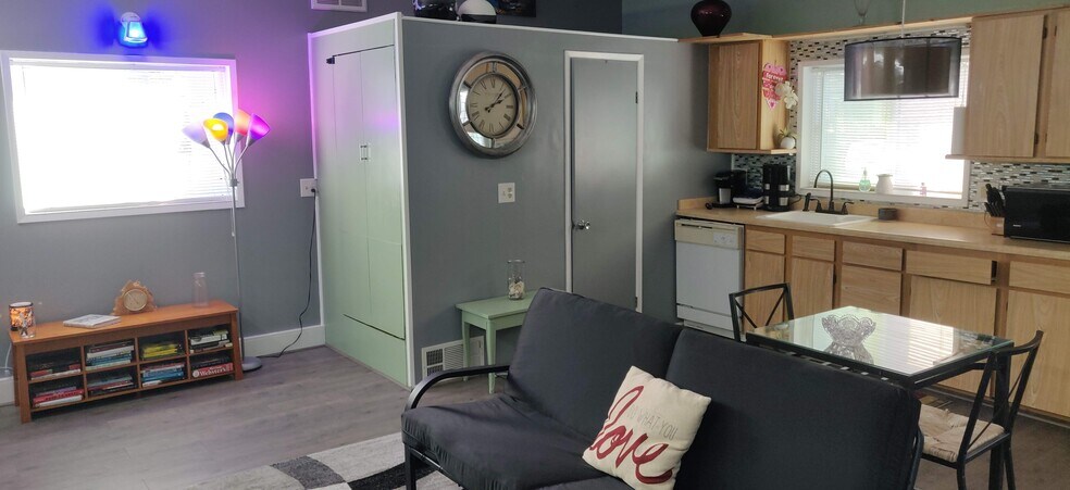 Building Photo - 318 107th St SW