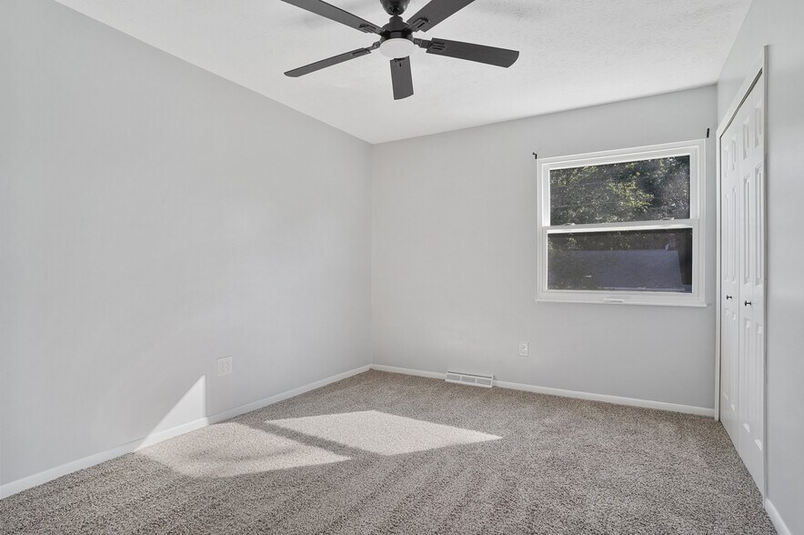 Building Photo - 5758 Beech Dr