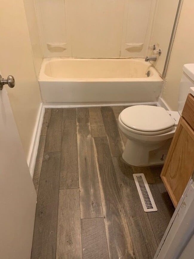 Building Photo - 2 Bedroom 1 Bath in Westland