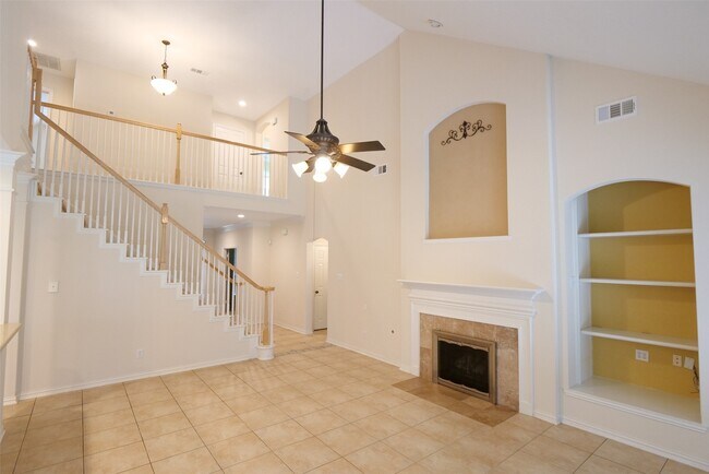 Building Photo - 22719 Sierra Lake Ct
