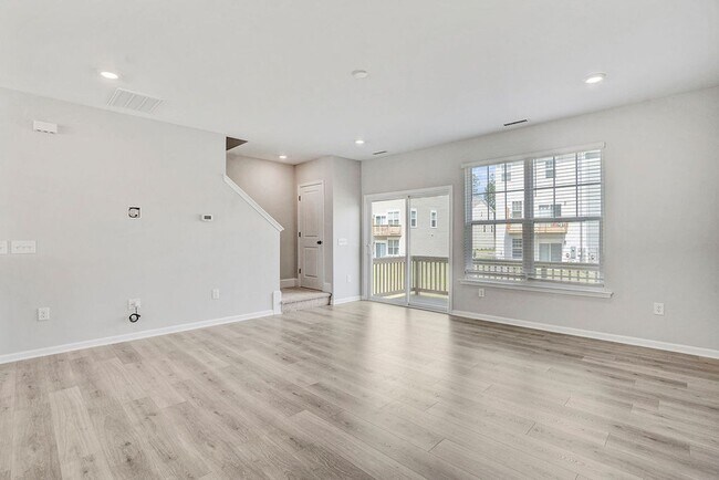 Building Photo - 2804 Austin Fls Sta