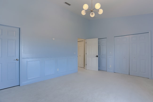 Building Photo - 4625 Overlook Dr NE