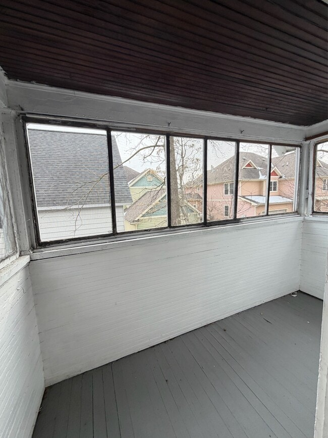 Building Photo - 612 Cherry St