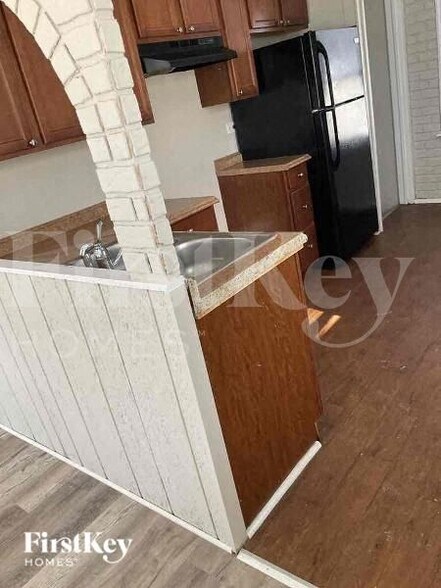 Building Photo - 16865 Bulger Ave