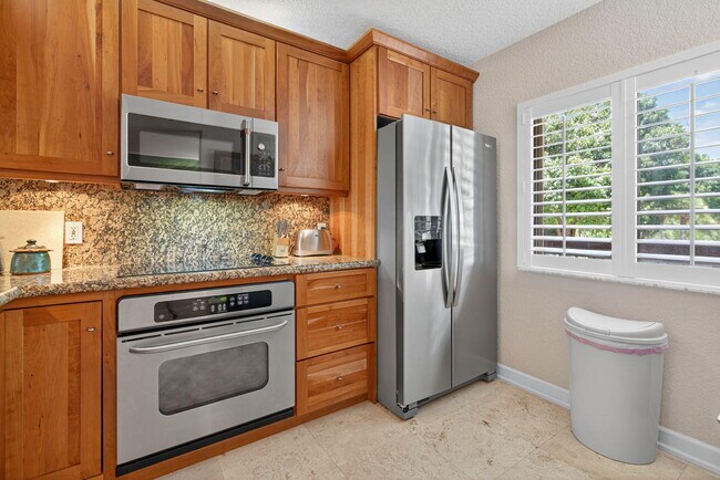 Building Photo - 401 Ocean Bluffs Blvd