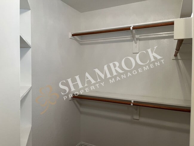 Building Photo - 3 bedroom/2 bath duplex in Midway ISD