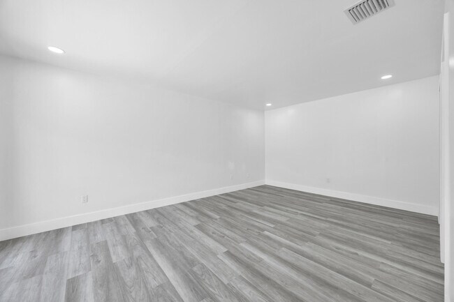 Building Photo - 8010 Ambach Way