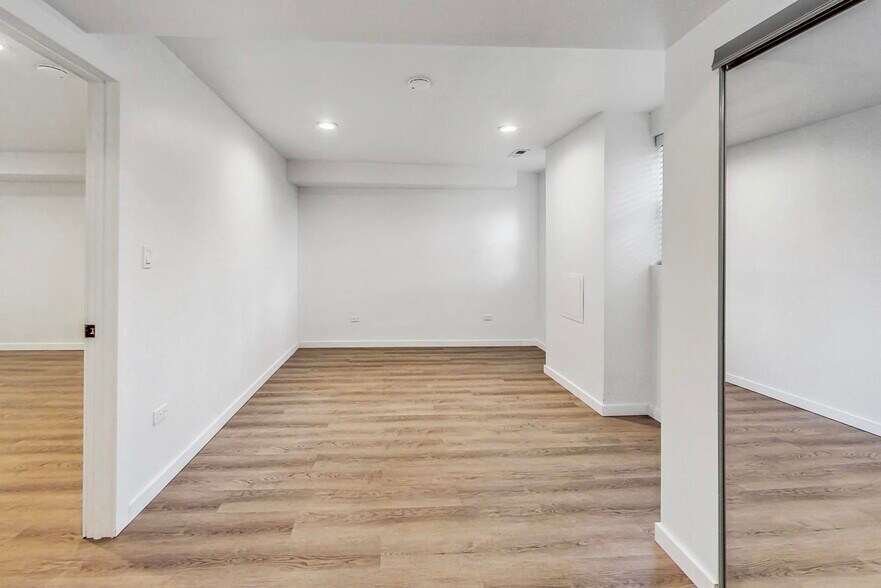 Building Photo - 2002 W Coulter St