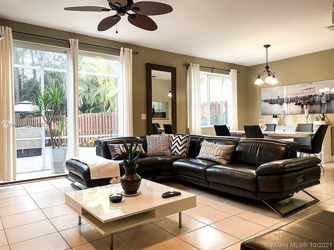 Building Photo - 3657 Asperwood Cir