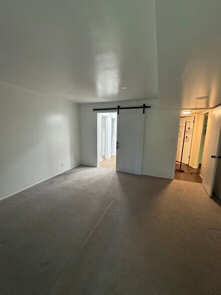 Building Photo - 4999 S Eastridge Ln