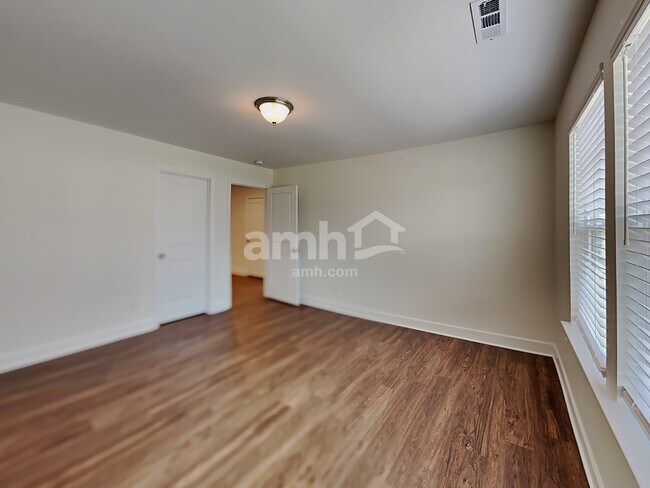 Building Photo - 460 Bluewater Dr