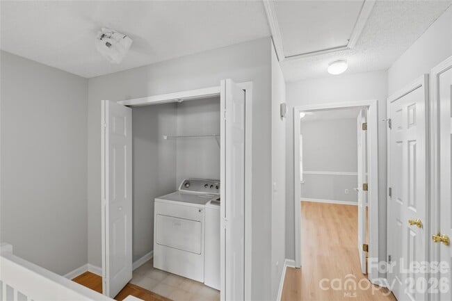 Building Photo - 8144 Christmas Ct
