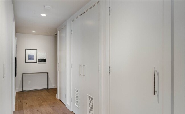 Building Photo - Insignia Condominiums ~ Belltown