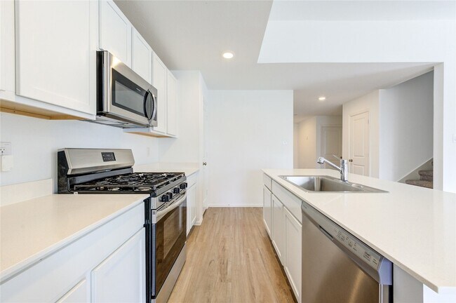 Building Photo - 3418 Spanish Oak Ln