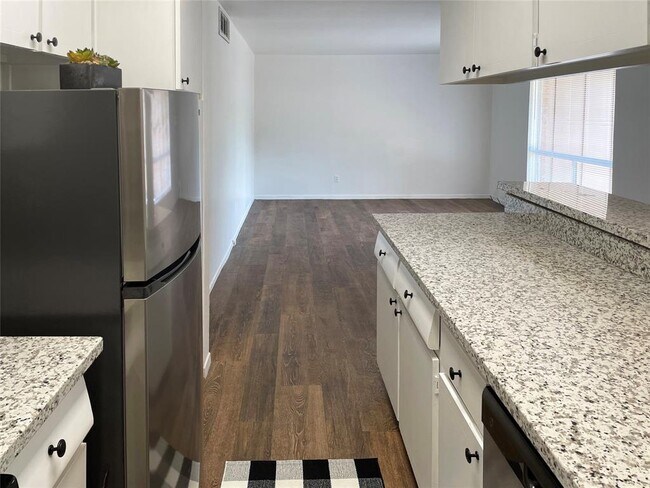 Building Photo - 1529 Wirt Rd