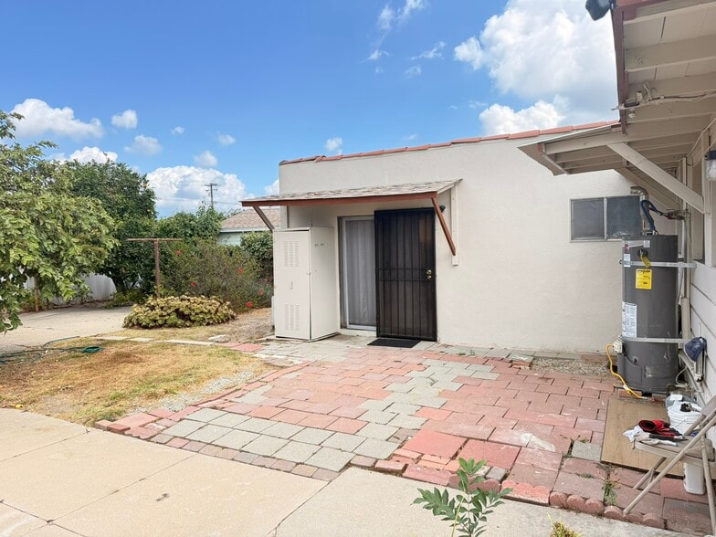 Primary Photo - 909 Hershey Ave