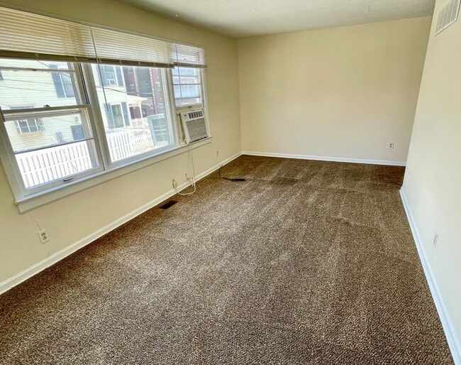 Building Photo - Very Unique Apartment in Downtown Columbia