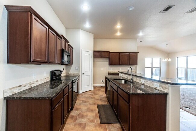 Building Photo - Beautiful open 4/2/2 in Frenship School Di...